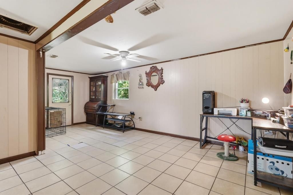 For Sale: $300,000 (3 beds, 1 baths, 1553 Square Feet)
