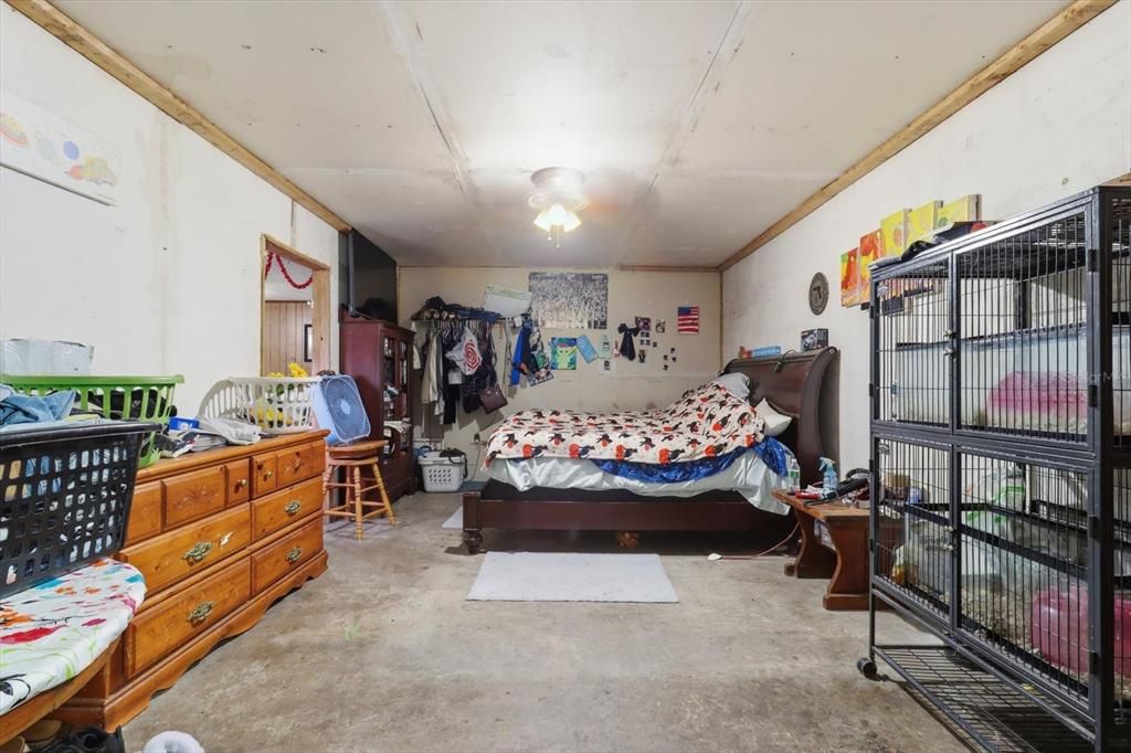 For Sale: $300,000 (3 beds, 1 baths, 1553 Square Feet)