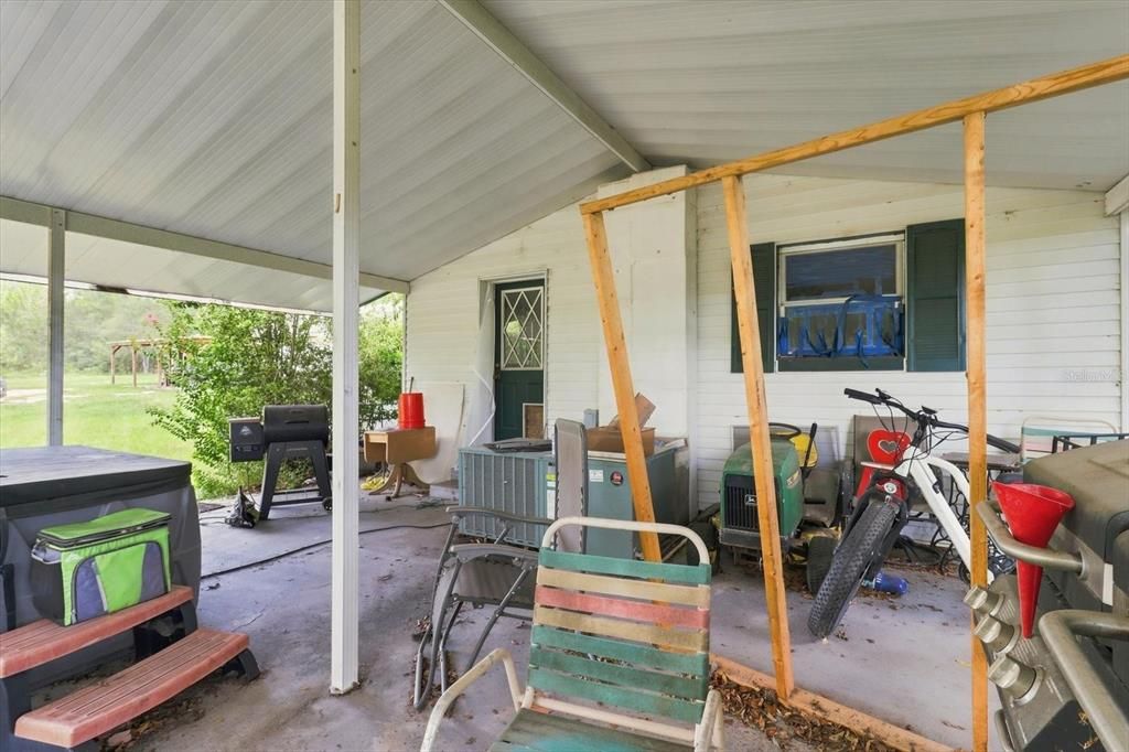 For Sale: $300,000 (3 beds, 1 baths, 1553 Square Feet)