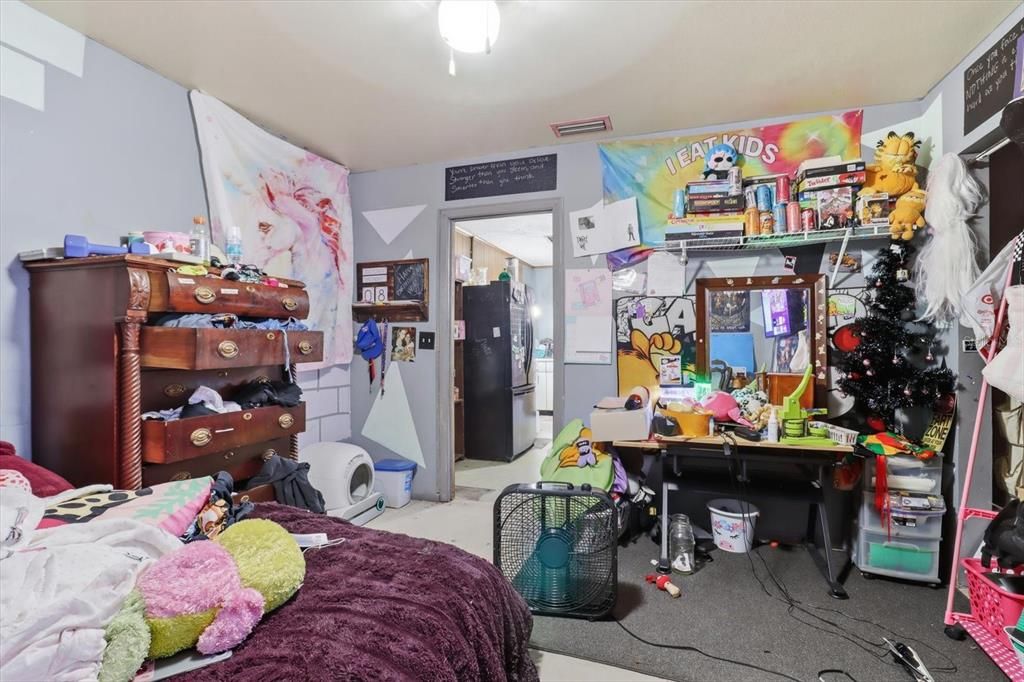 For Sale: $300,000 (3 beds, 1 baths, 1553 Square Feet)