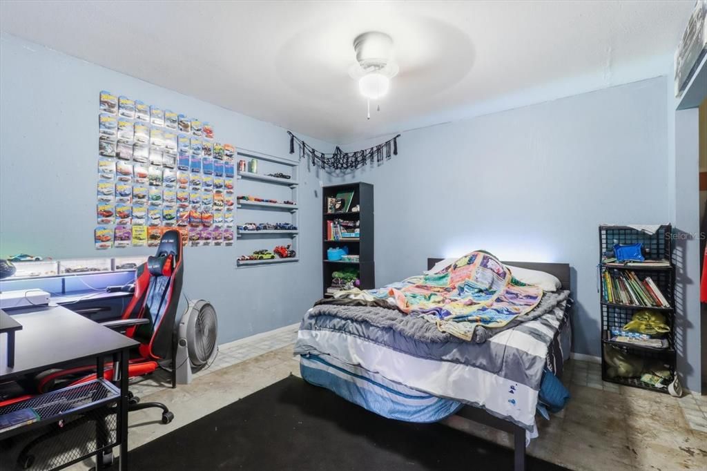 For Sale: $300,000 (3 beds, 1 baths, 1553 Square Feet)