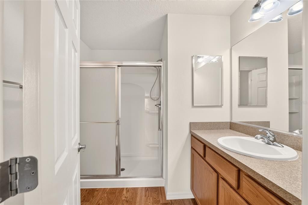En Venta: $299,000 (2 camas, 2 baños, 1130 Pies cuadrados)