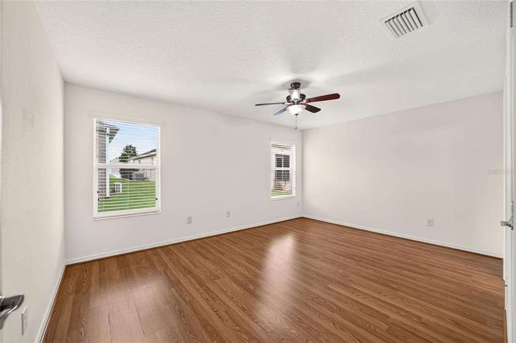 En Venta: $299,000 (2 camas, 2 baños, 1130 Pies cuadrados)