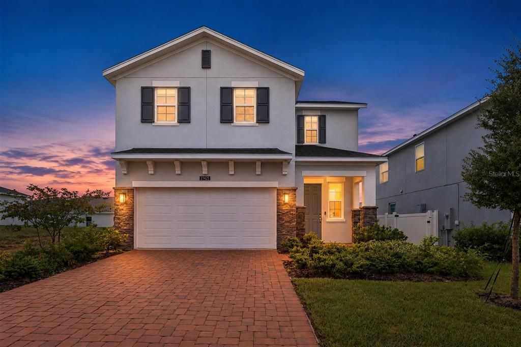 For Sale: $359,990 (5 beds, 2 baths, 2182 Square Feet)