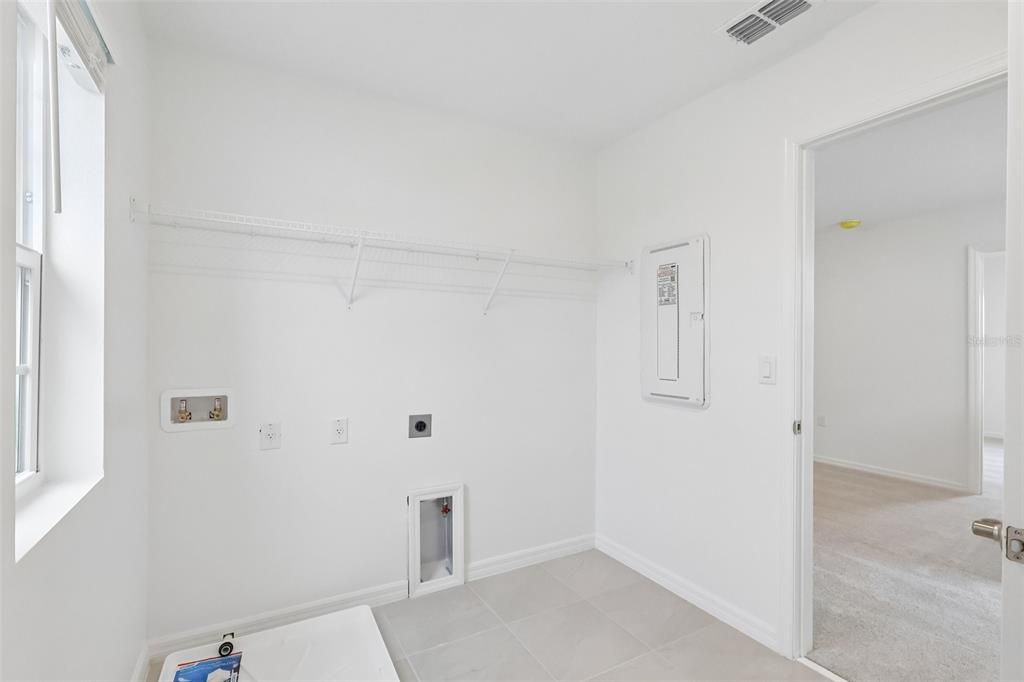 For Sale: $359,990 (5 beds, 2 baths, 2182 Square Feet)