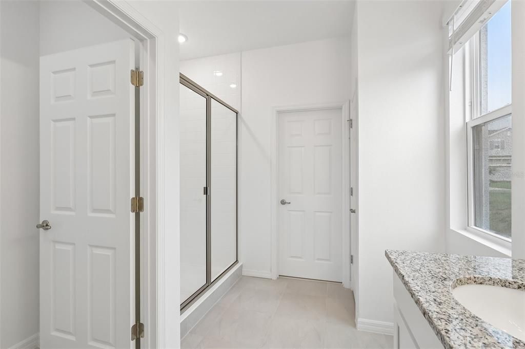 For Sale: $359,990 (5 beds, 2 baths, 2182 Square Feet)