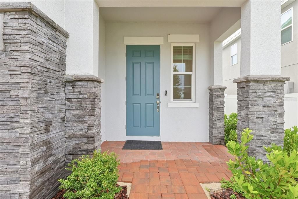 For Sale: $359,990 (5 beds, 2 baths, 2182 Square Feet)