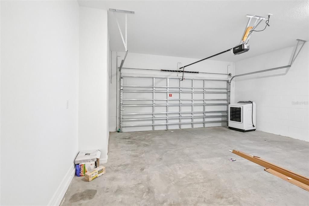 For Sale: $359,990 (5 beds, 2 baths, 2182 Square Feet)
