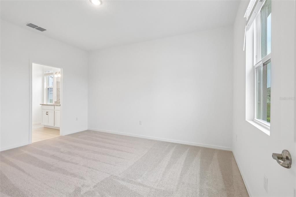 For Sale: $359,990 (5 beds, 2 baths, 2182 Square Feet)