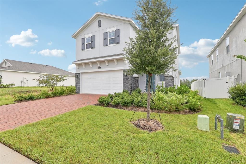 For Sale: $359,990 (5 beds, 2 baths, 2182 Square Feet)