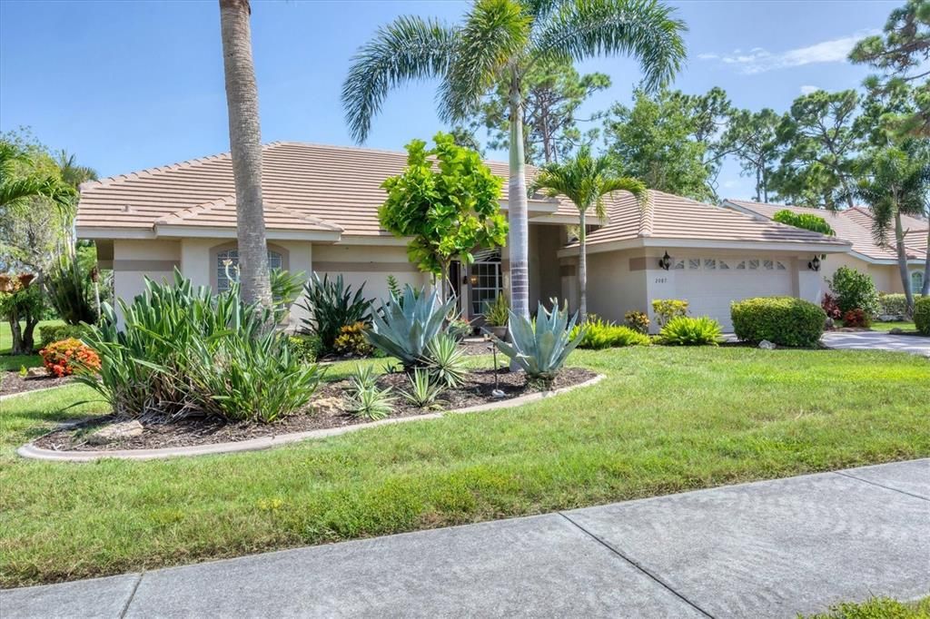 For Sale: $529,999 (3 beds, 2 baths, 2296 Square Feet)