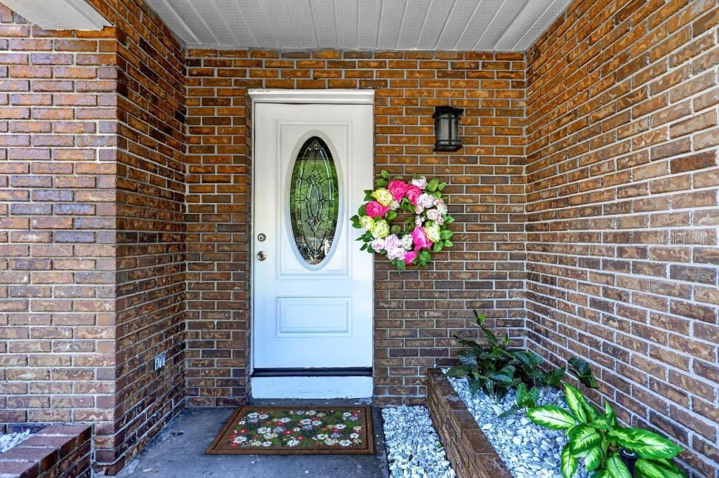 For Rent: $2,650 (3 beds, 3 baths, 1600 Square Feet)
