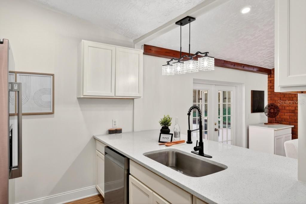 For Rent: $2,650 (3 beds, 3 baths, 1600 Square Feet)
