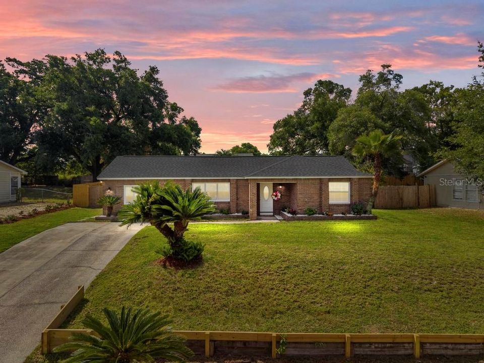 For Rent: $2,650 (3 beds, 3 baths, 1600 Square Feet)