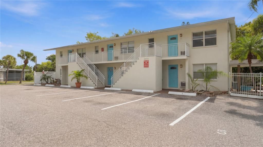 For Rent: $1,495 (1 beds, 1 baths, 633 Square Feet)