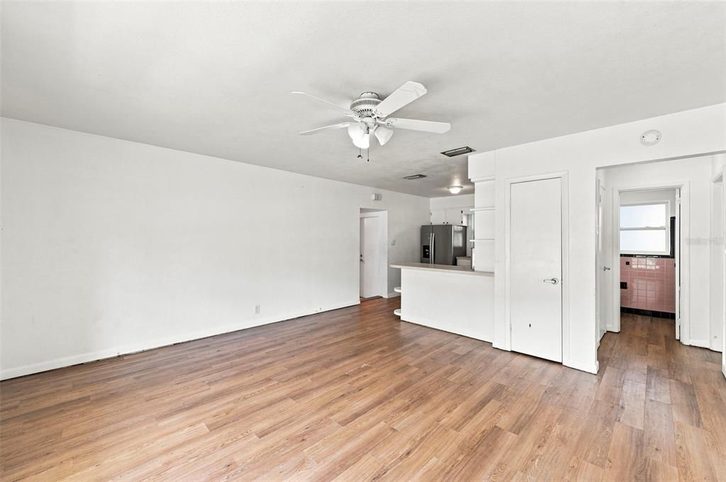 En Venta: $294,990 (2 camas, 1 baños, 887 Pies cuadrados)
