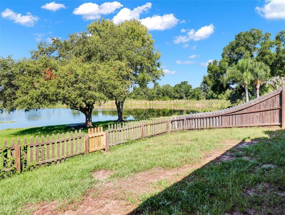 На продажу: $339,900 (4 спален, 2 ванн, 1450 Квадратных фут)