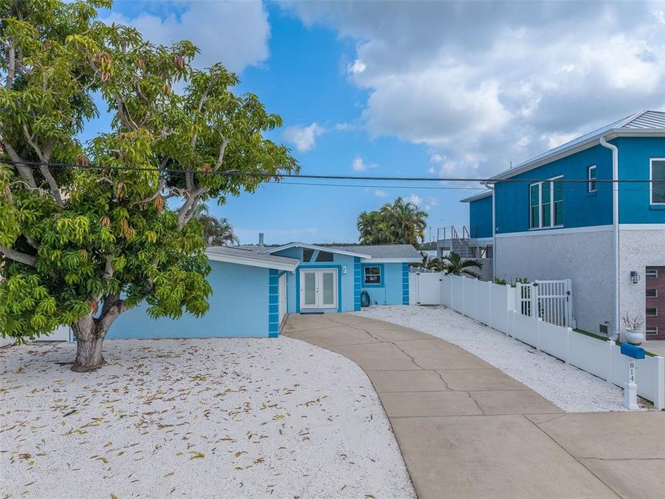 En Venta: $994,900 (3 camas, 2 baños, 1560 Pies cuadrados)