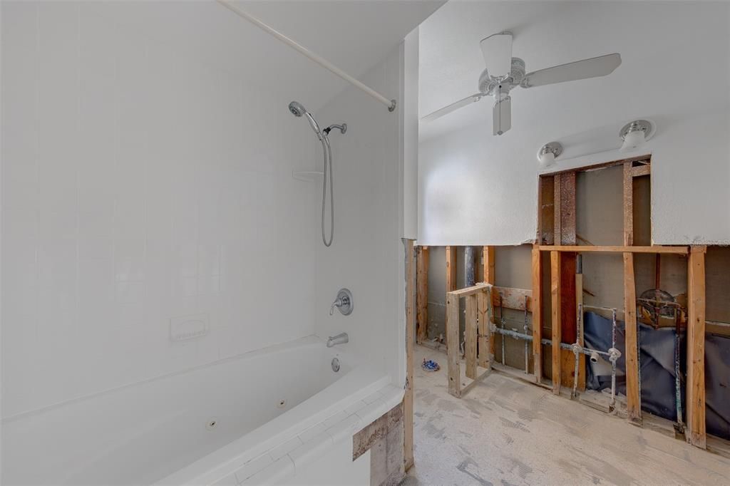 En Venta: $994,900 (3 camas, 2 baños, 1560 Pies cuadrados)