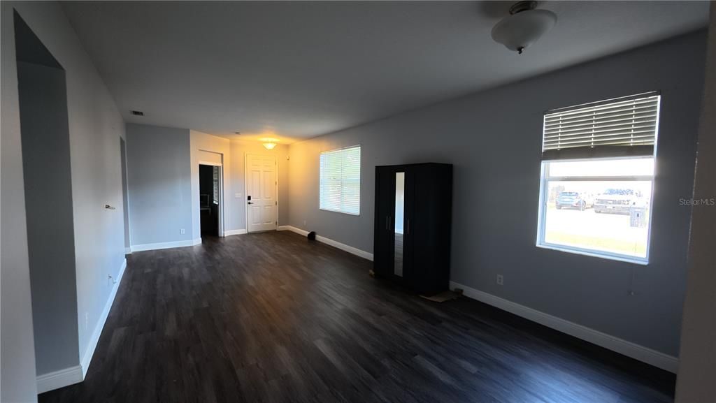 En Renta: $2,400 (4 camas, 2 baños, 1950 Pies cuadrados)