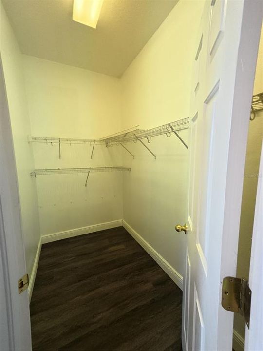 En Renta: $2,400 (4 camas, 2 baños, 1950 Pies cuadrados)
