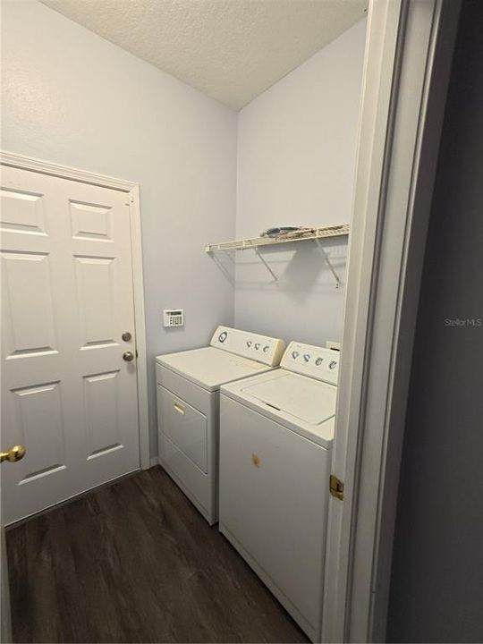 En Renta: $2,400 (4 camas, 2 baños, 1950 Pies cuadrados)