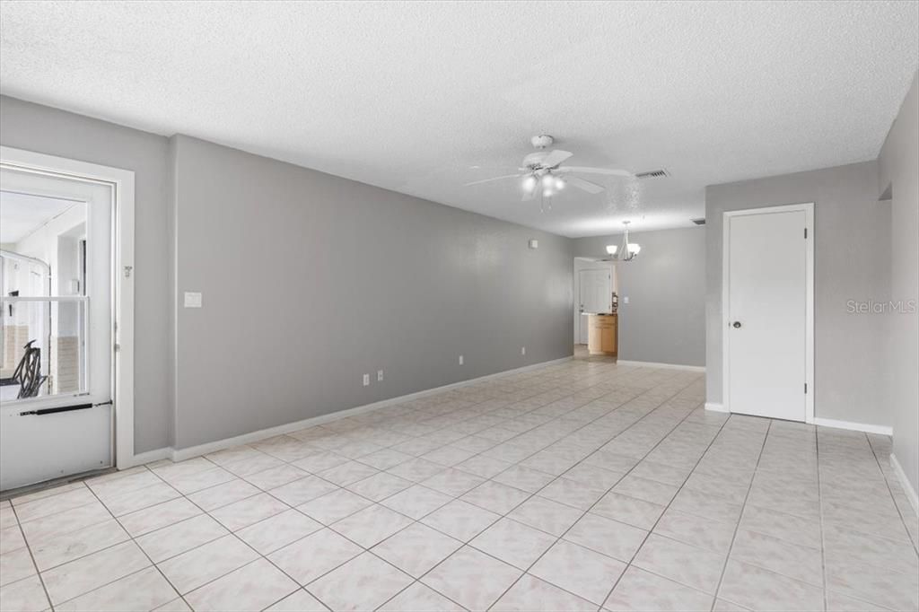 For Rent: $2,000 (2 beds, 2 baths, 1170 Square Feet)