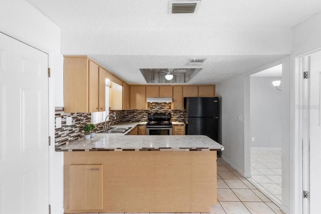 For Rent: $2,000 (2 beds, 2 baths, 1170 Square Feet)