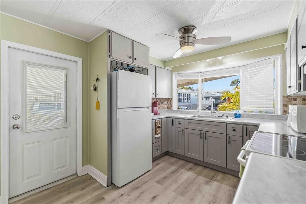 For Sale: $94,000 (2 beds, 2 baths, 1100 Square Feet)