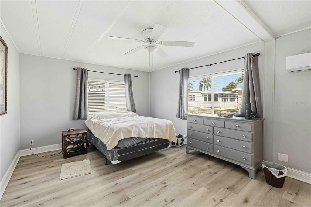 For Sale: $94,000 (2 beds, 2 baths, 1100 Square Feet)