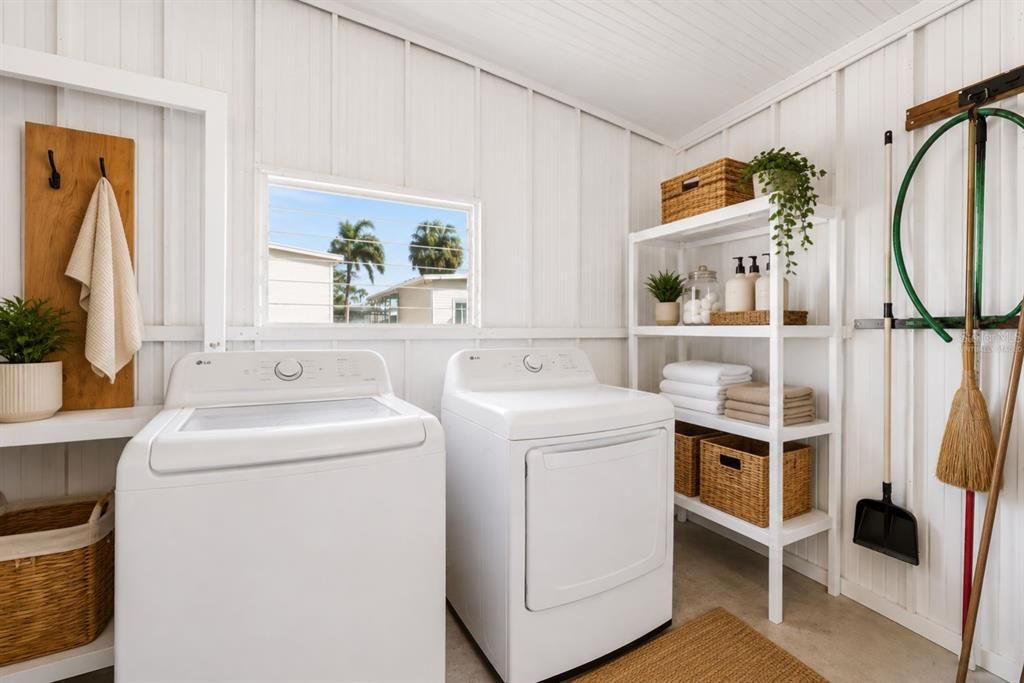 For Sale: $94,000 (2 beds, 2 baths, 1100 Square Feet)