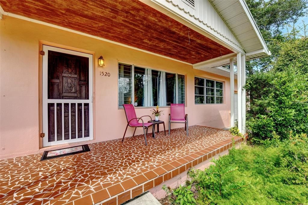 For Sale: $310,000 (3 beds, 2 baths, 1196 Square Feet)