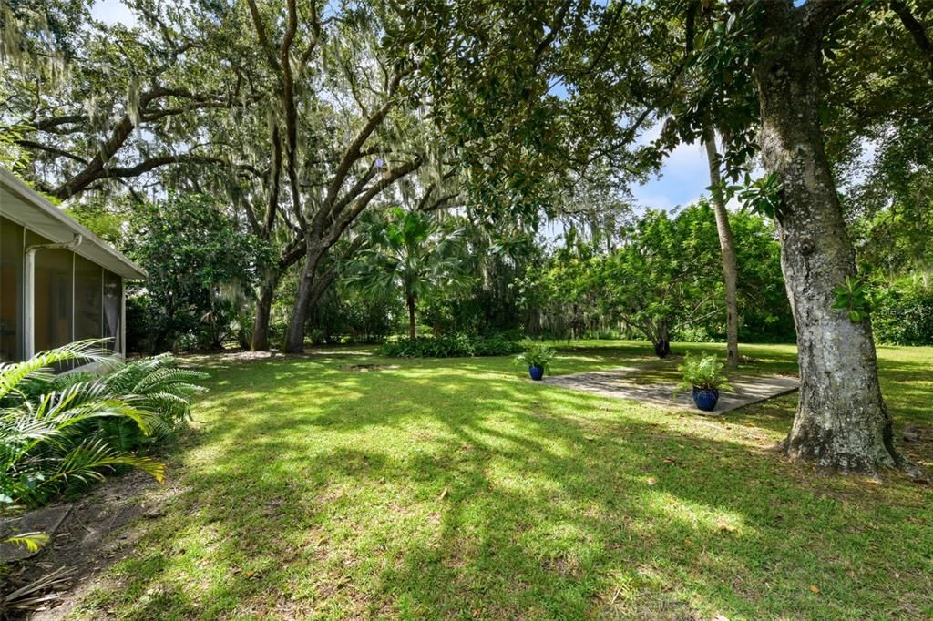 For Sale: $310,000 (3 beds, 2 baths, 1196 Square Feet)