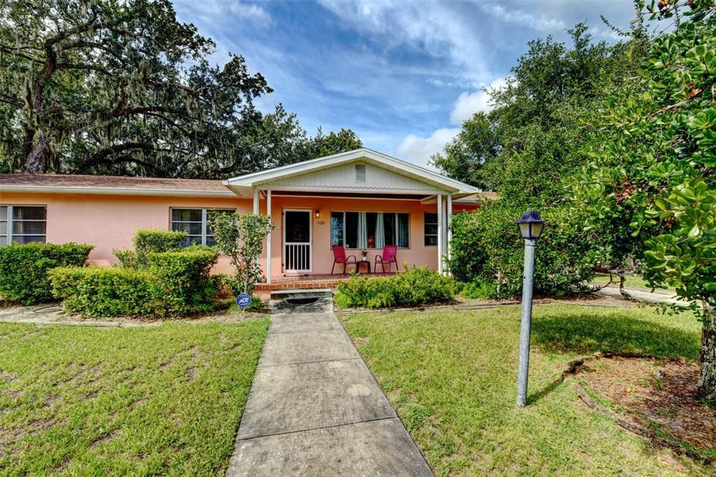 For Sale: $310,000 (3 beds, 2 baths, 1196 Square Feet)