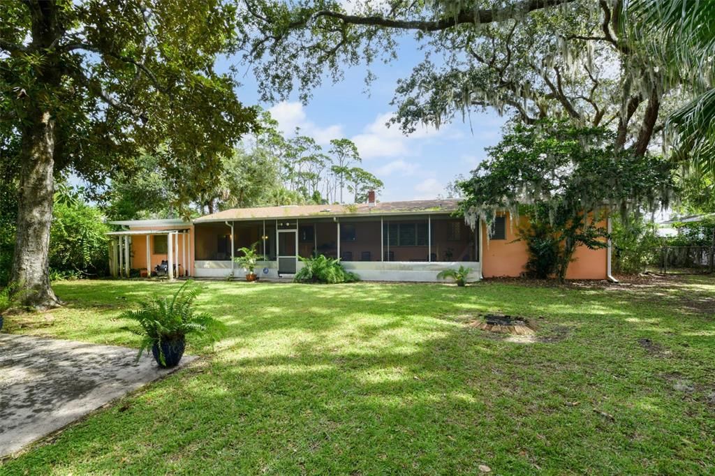 For Sale: $310,000 (3 beds, 2 baths, 1196 Square Feet)