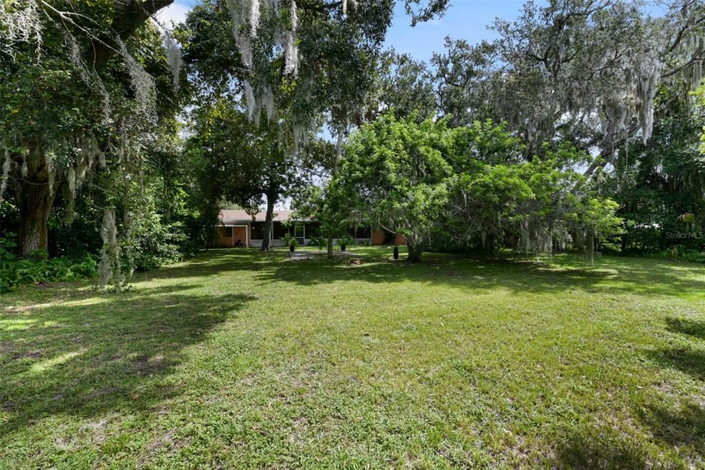 For Sale: $310,000 (3 beds, 2 baths, 1196 Square Feet)