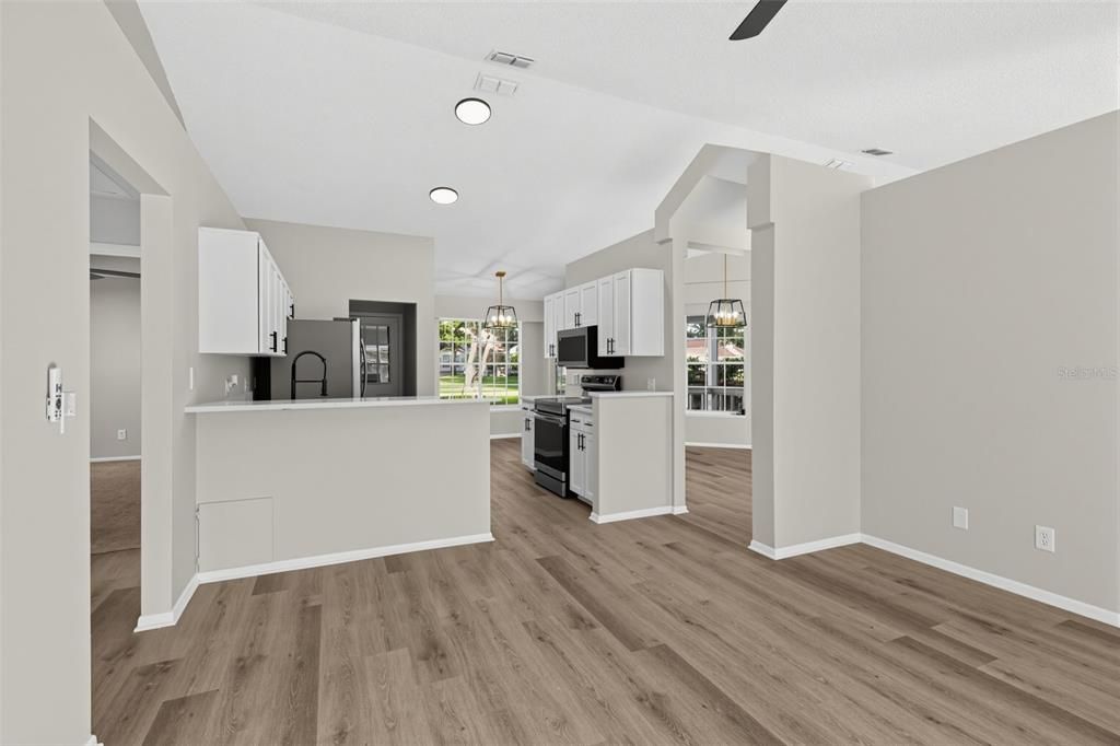 For Sale: $374,900 (3 beds, 2 baths, 1517 Square Feet)