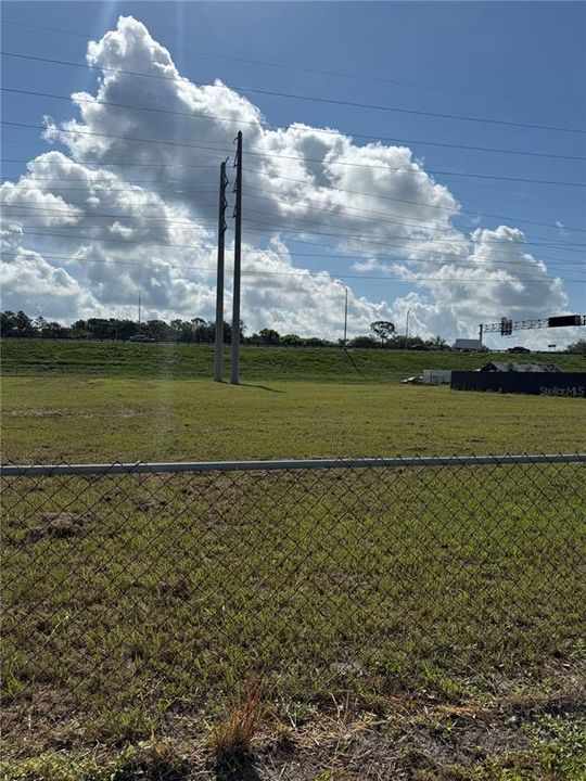 На продажу: $250,000 (0.99 acres)