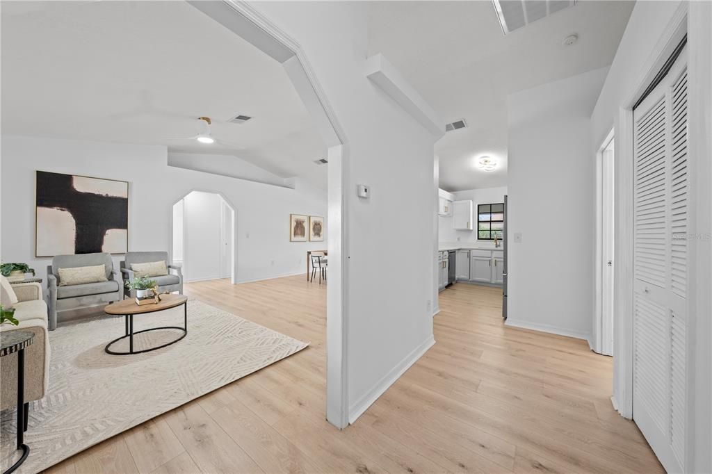 En Venta: $369,999 (3 camas, 2 baños, 1318 Pies cuadrados)