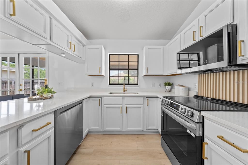En Venta: $369,999 (3 camas, 2 baños, 1318 Pies cuadrados)