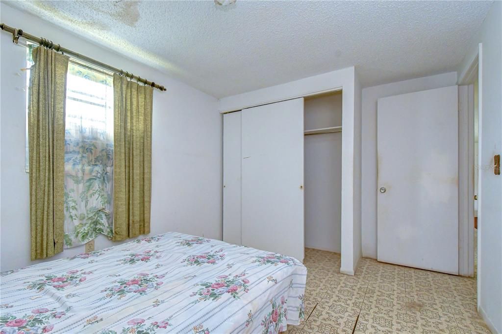 For Sale: $349,900 (3 beds, 1 baths, 798 Square Feet)