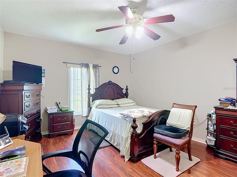 For Sale: $265,000 (3 beds, 2 baths, 1322 Square Feet)