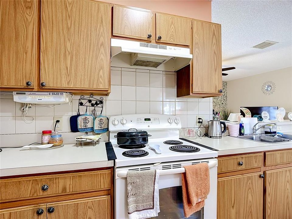 For Sale: $265,000 (3 beds, 2 baths, 1322 Square Feet)