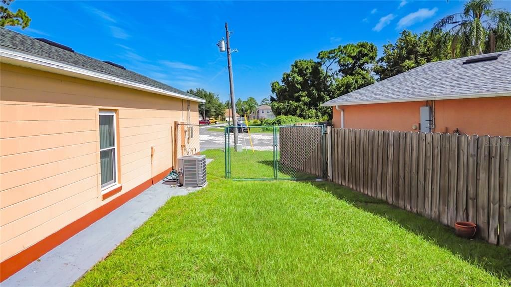 For Sale: $265,000 (3 beds, 2 baths, 1322 Square Feet)