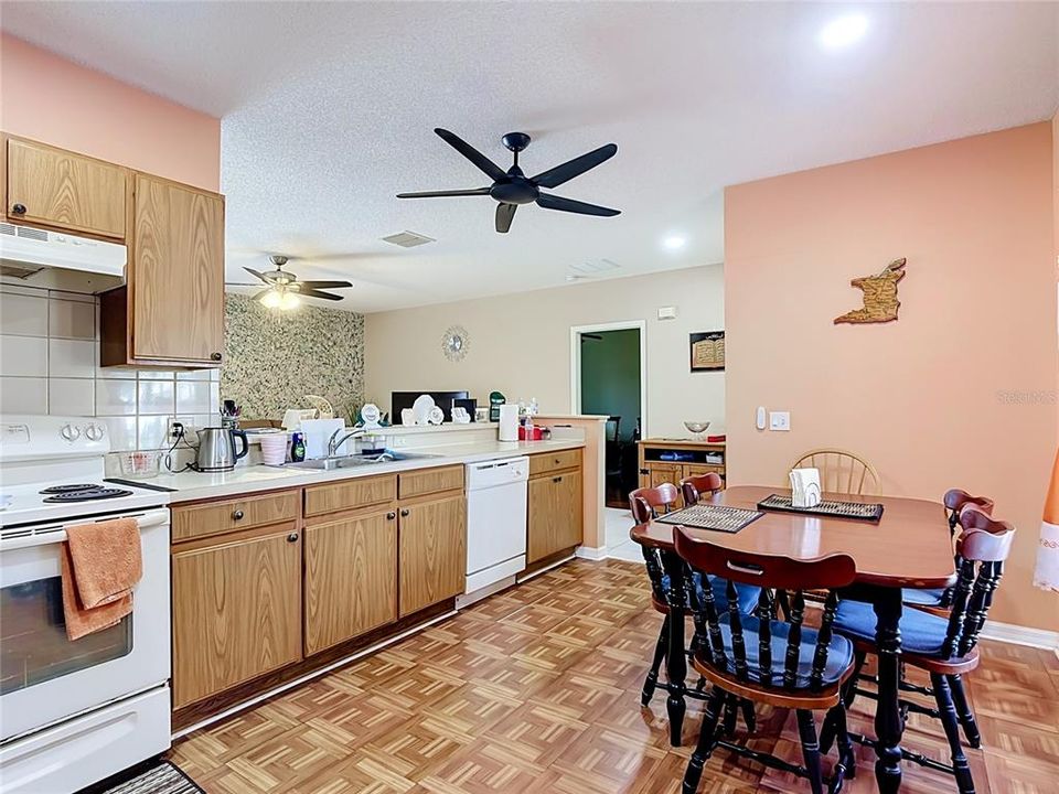 For Sale: $265,000 (3 beds, 2 baths, 1322 Square Feet)