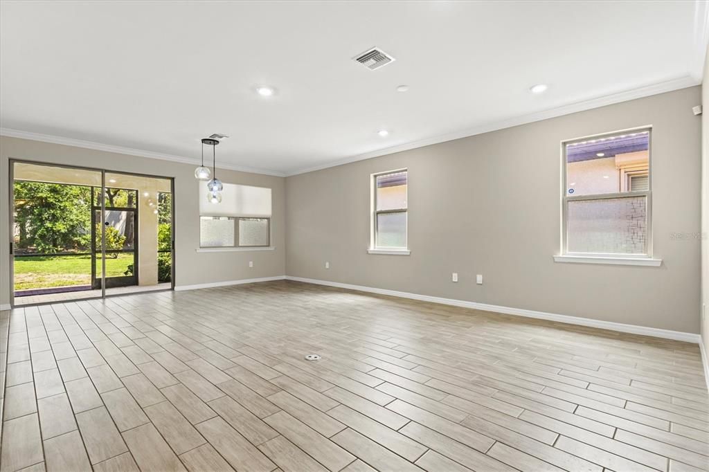 For Sale: $399,000 (3 beds, 2 baths, 1816 Square Feet)