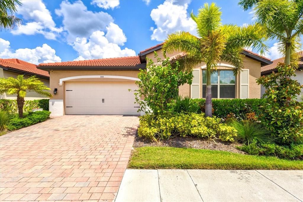 For Sale: $399,000 (3 beds, 2 baths, 1816 Square Feet)