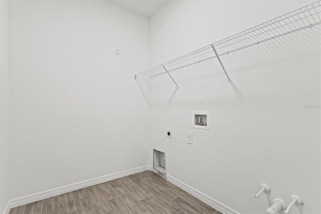 For Sale: $399,000 (3 beds, 2 baths, 1816 Square Feet)