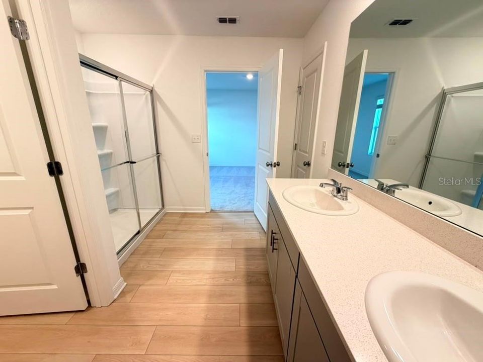 В аренду: $2,700 (5 спален, 3 ванн, 2287 Квадратных фут)