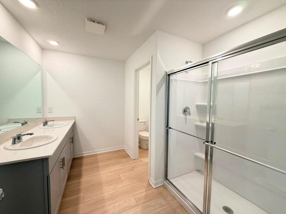 В аренду: $2,700 (5 спален, 3 ванн, 2287 Квадратных фут)